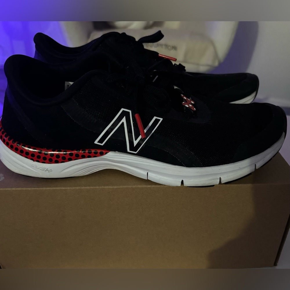 New Balance (Disney’s-  Minnie Mouse Edition) - Picture 3 of 6